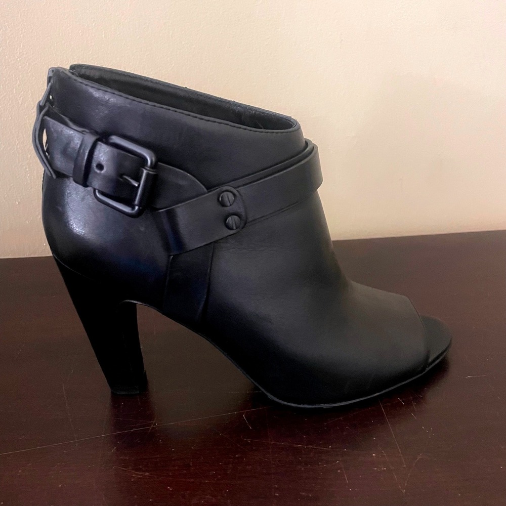 VC Signature Vince Camuto Nikoletta Black Leather Peep Toe Ankle Boots 7M 37 - Picture 2 of 8